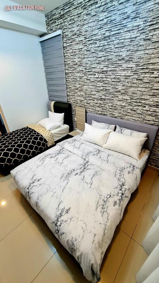 J&J Vacation Home@Novo8 Residence Kampong Tambak Kültér fotó