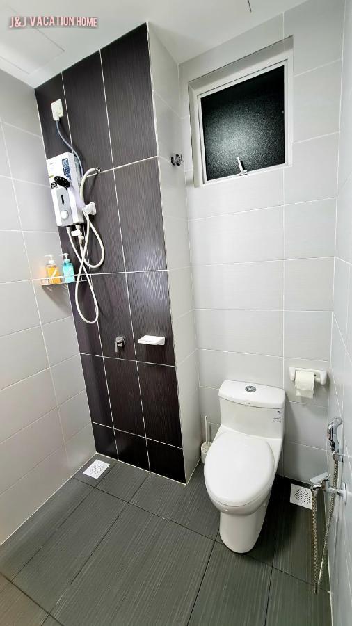 J&J Vacation Home@Novo8 Residence Kampong Tambak Kültér fotó