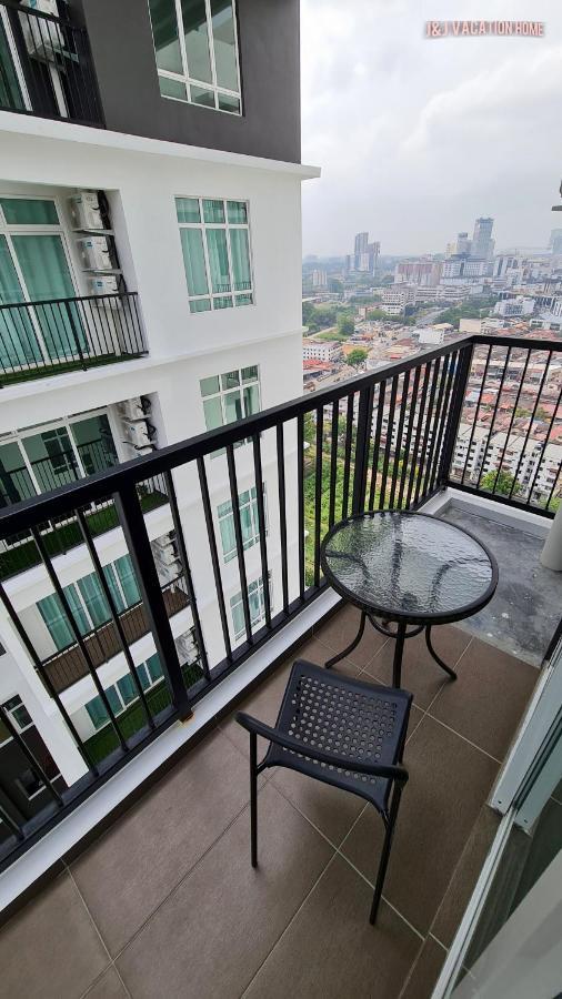 J&J Vacation Home@Novo8 Residence Kampong Tambak Kültér fotó