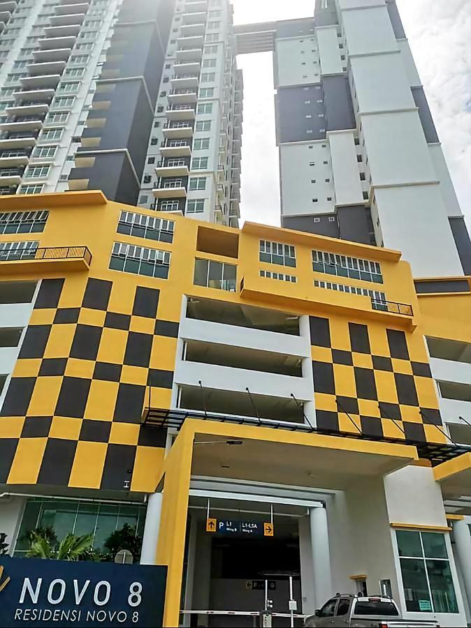 J&J Vacation Home@Novo8 Residence Kampong Tambak Kültér fotó